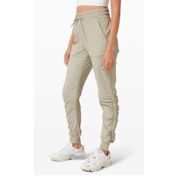 Lululemon Beyond the Studio Jogger Neutral-sz 8 - Picture 4 of 14